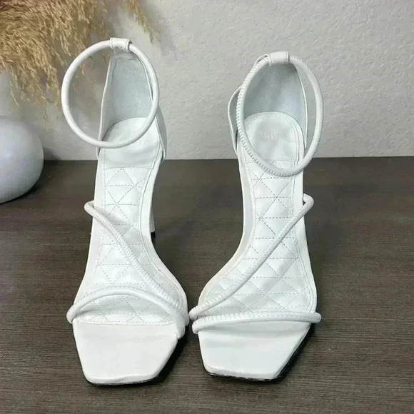 Schutz Gaiah Leather Sandals Size 9.5B - Picture 2 of 14